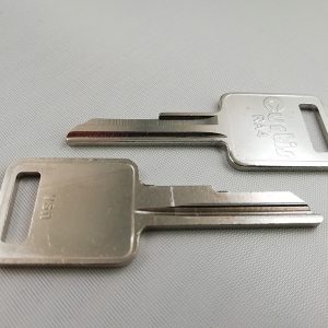 LLave Curtis chica