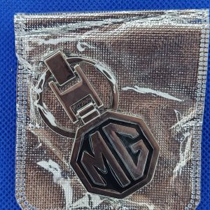 Llavero metálico marca MG