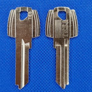 Llave Tesa Yale con logo