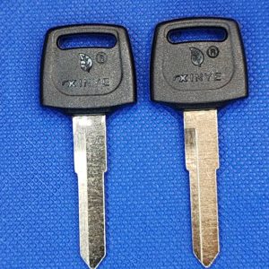 Llave de moto Yumbo larga derecha