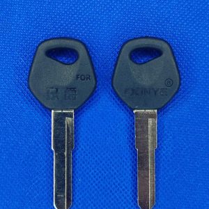 Llave de moto Xinye derecha
